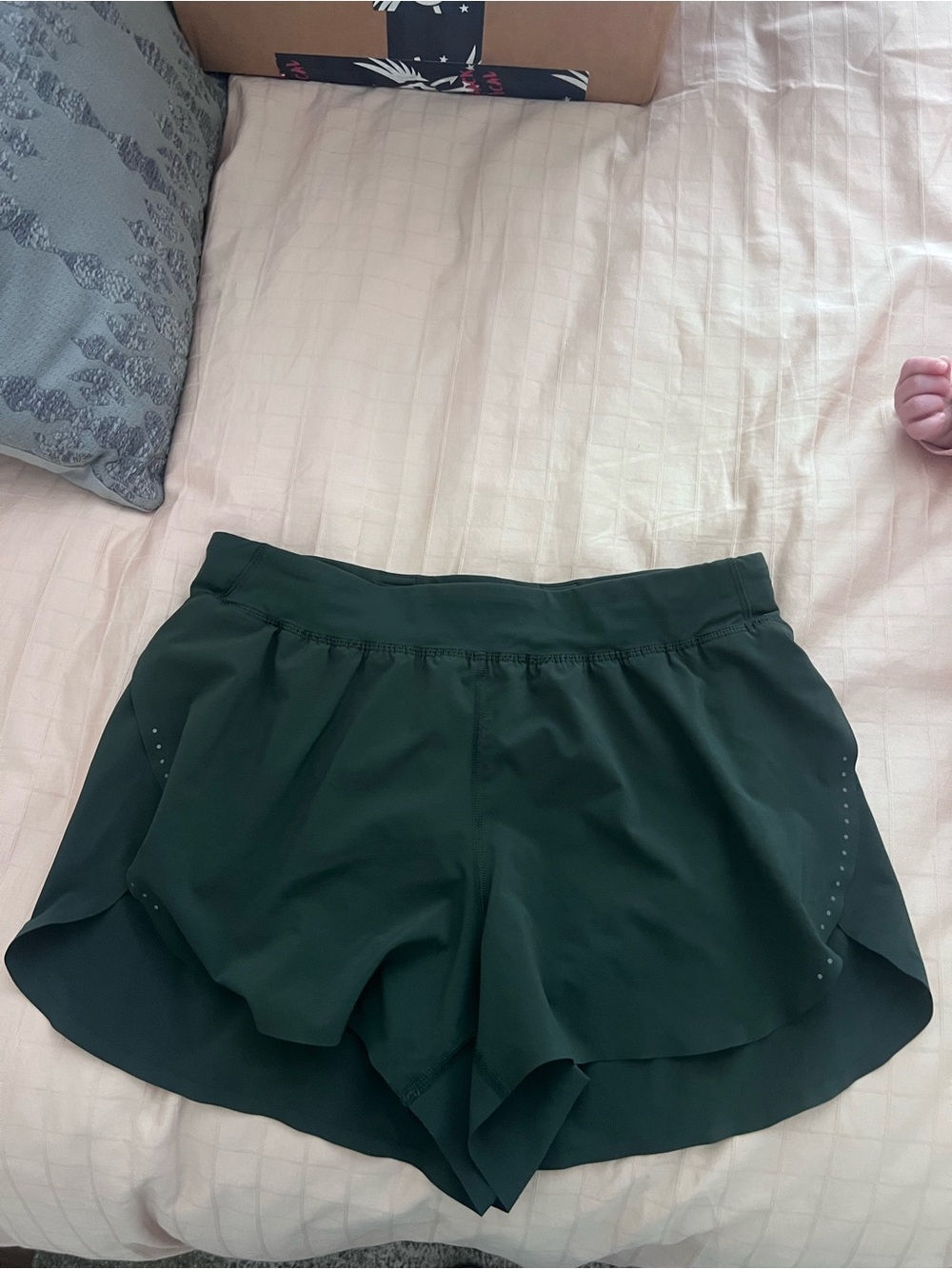 Fast and free lululemon shorts - Picture 2 of 5